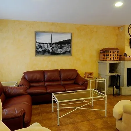 Rural La Corte De Pinares Guest house