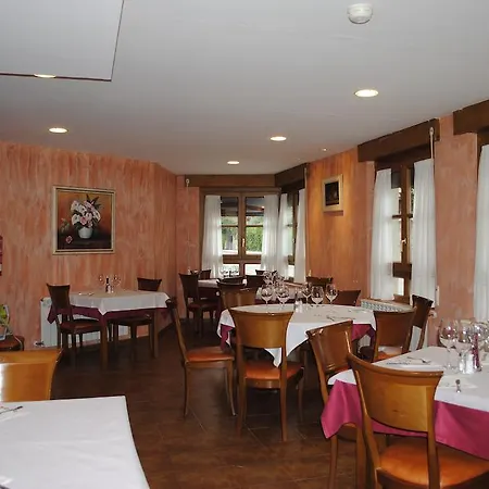 Casa de hóspedes Rural La Corte De Pinares 3*