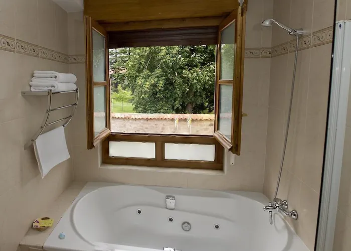 Rural La Corte De Pinares Maison d'hôtes 3*